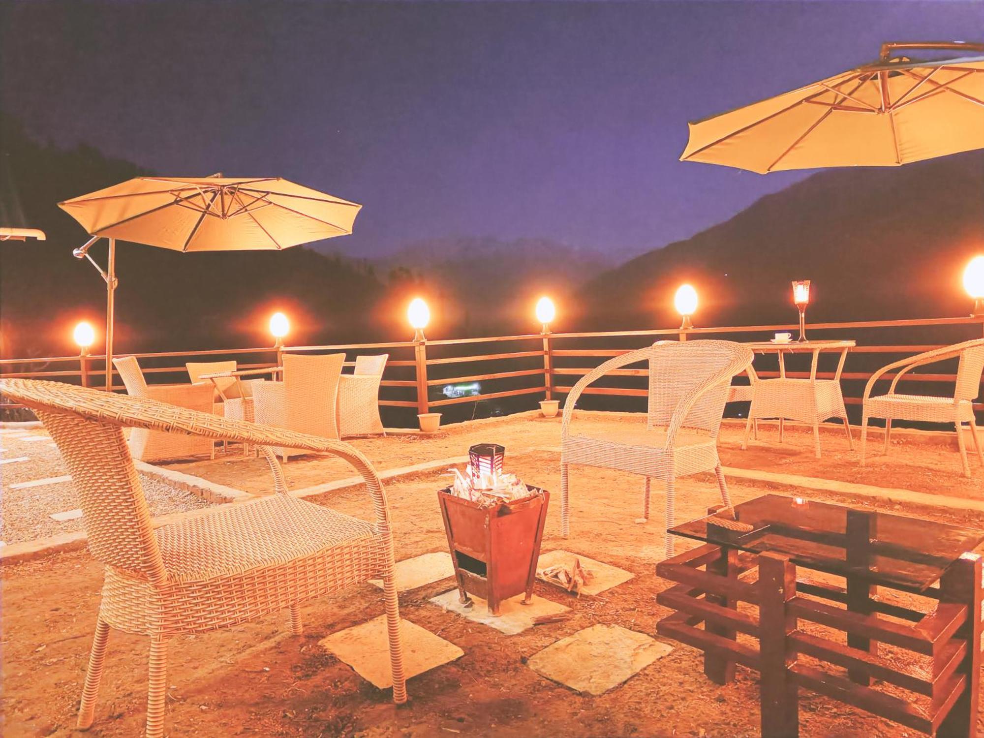 Trimounts-A Boutique Hotel & Wellnes Center In Tirthan Valley Banjār Buitenkant foto