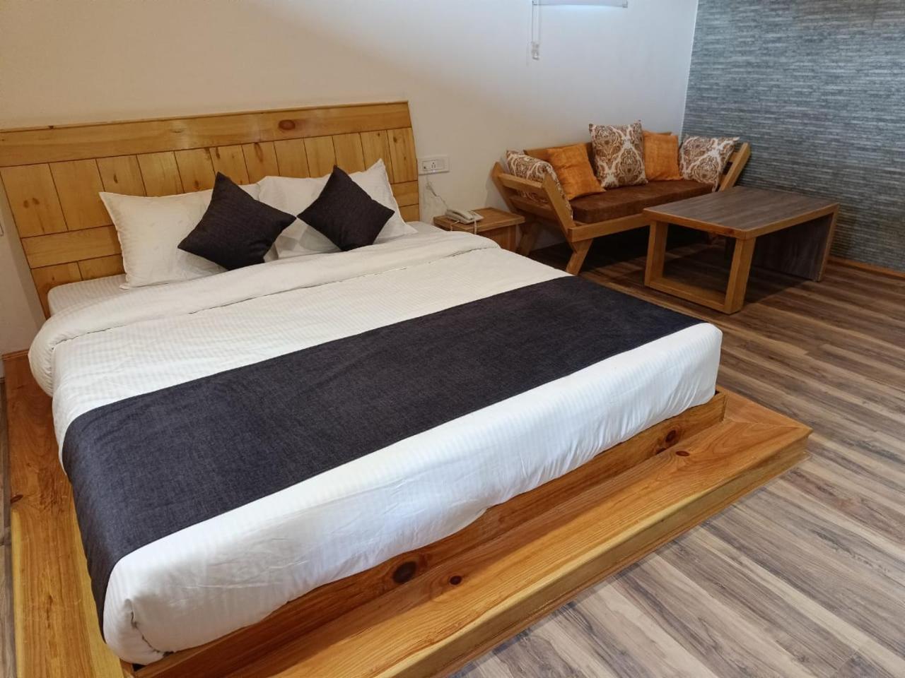 Trimounts-A Boutique Hotel & Wellnes Center In Tirthan Valley Banjār Buitenkant foto