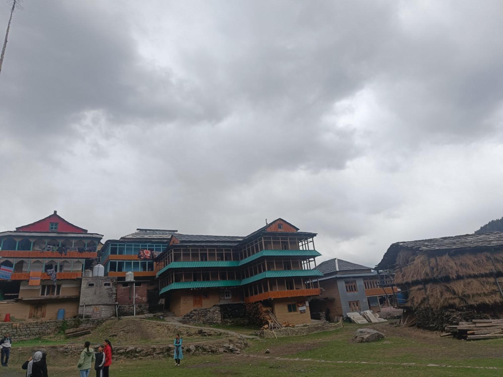 Trimounts-A Boutique Hotel & Wellnes Center In Tirthan Valley Banjār Buitenkant foto